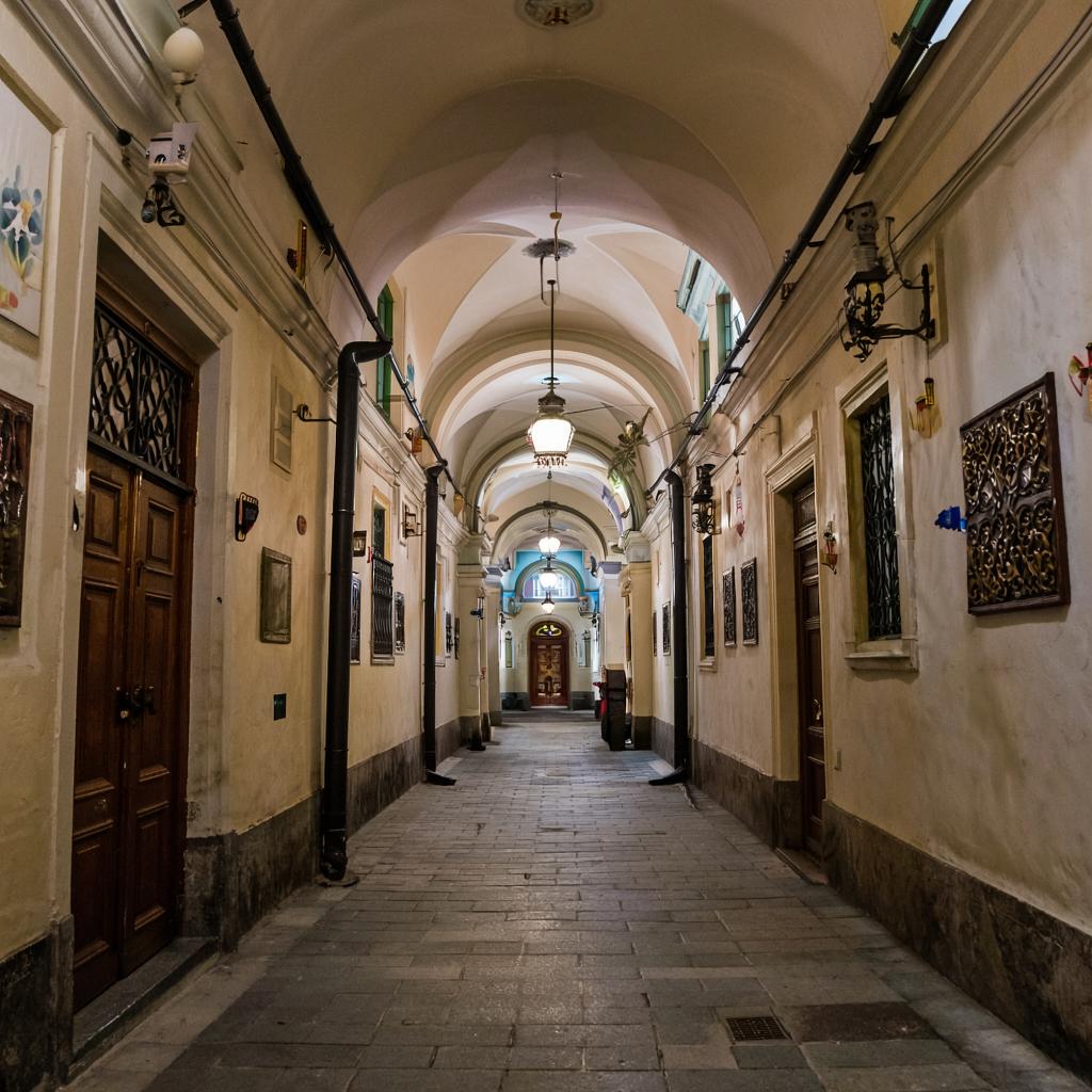 Москва, о которой ты не знал: Гид по самым крутым экскурсиям!